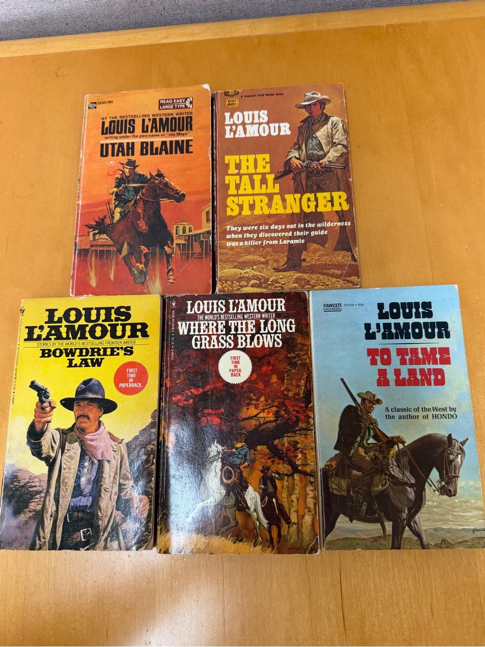 Lot Of 5 Vintage Louis L'amour Western Cowboy Small Paperback Books